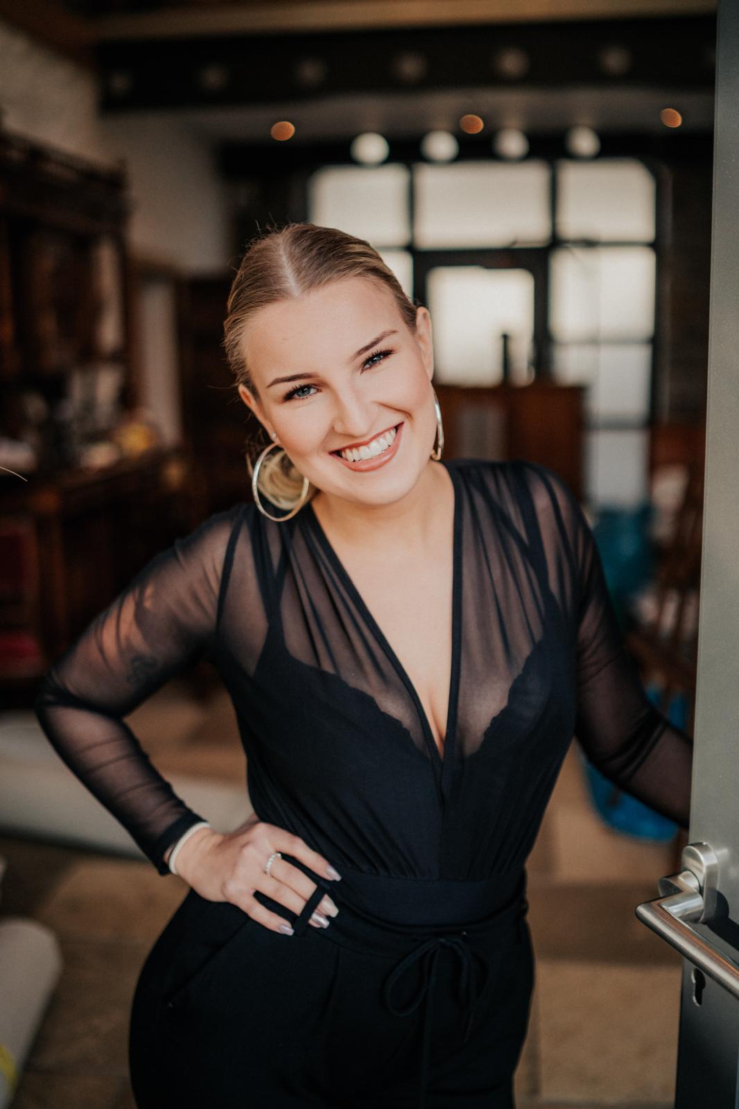 Michelle Mitschke im Studio